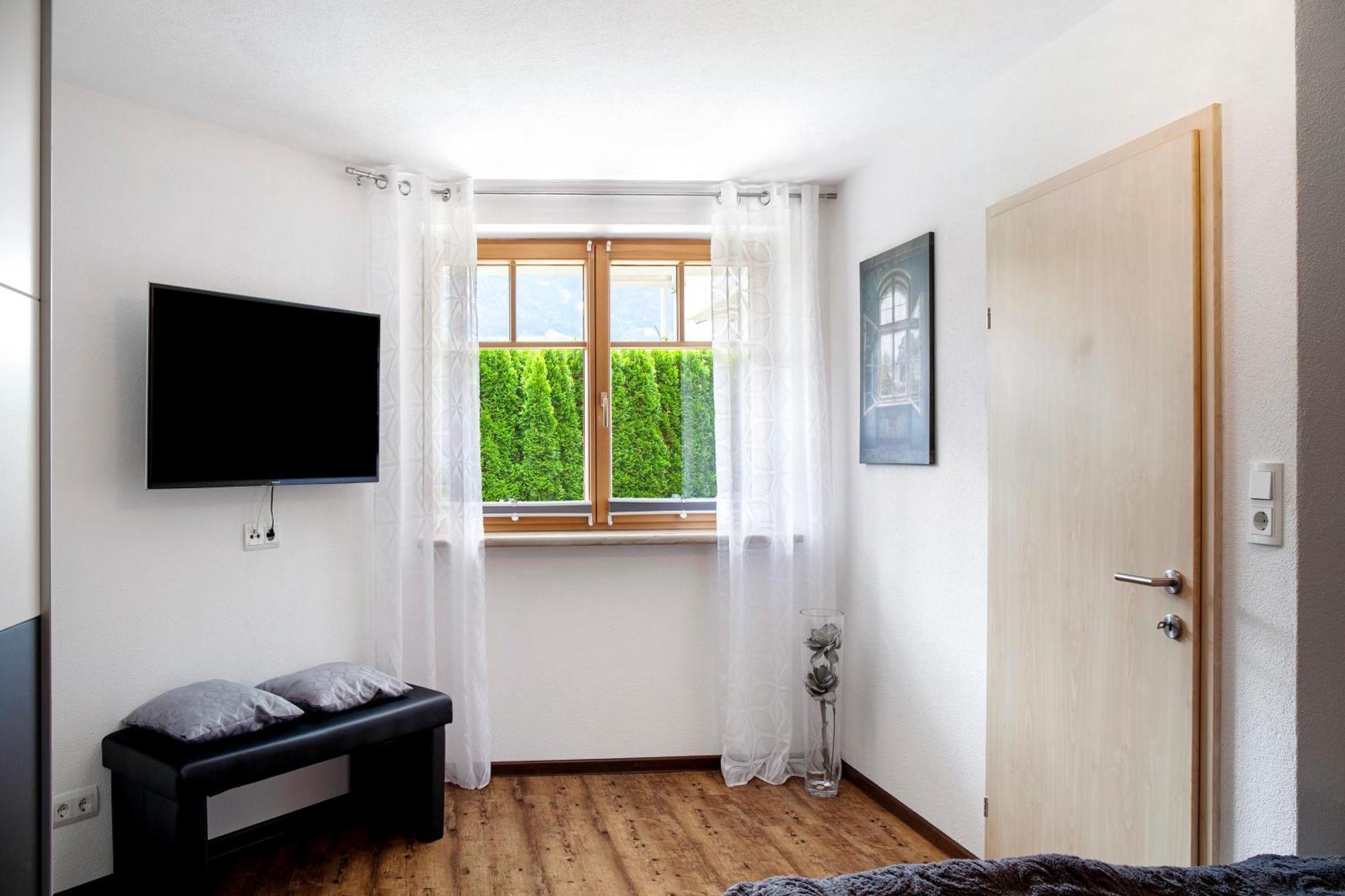 Mosers Ferienwohnung Am Sonnenhang イェンバッハ エクステリア 写真